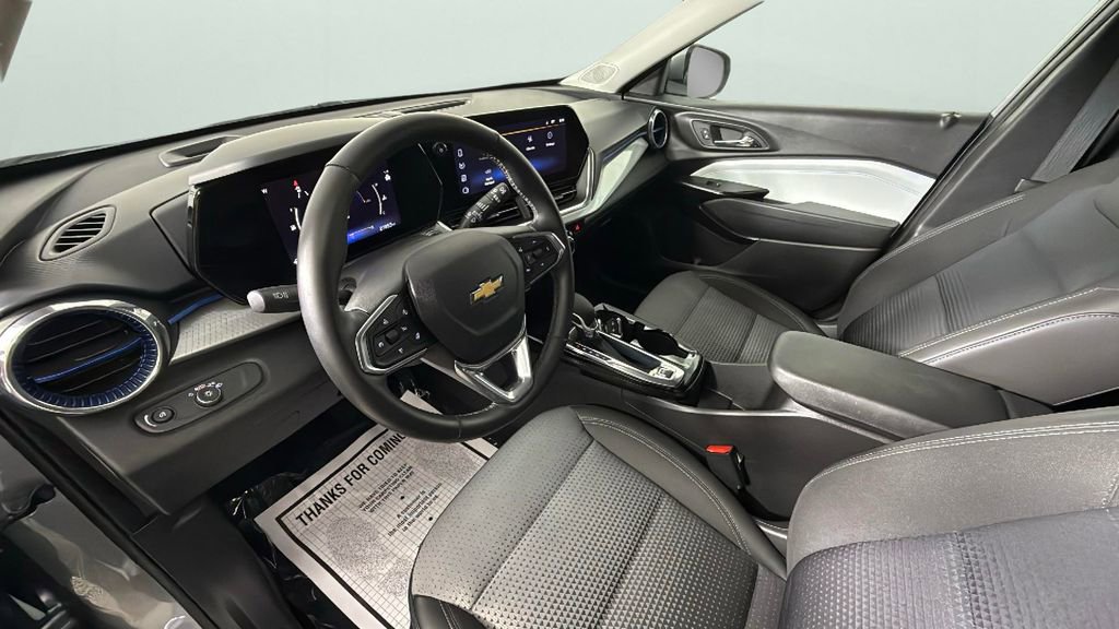 Certified 2024 Chevrolet Trax LT w/ LT Convenience Package image 18