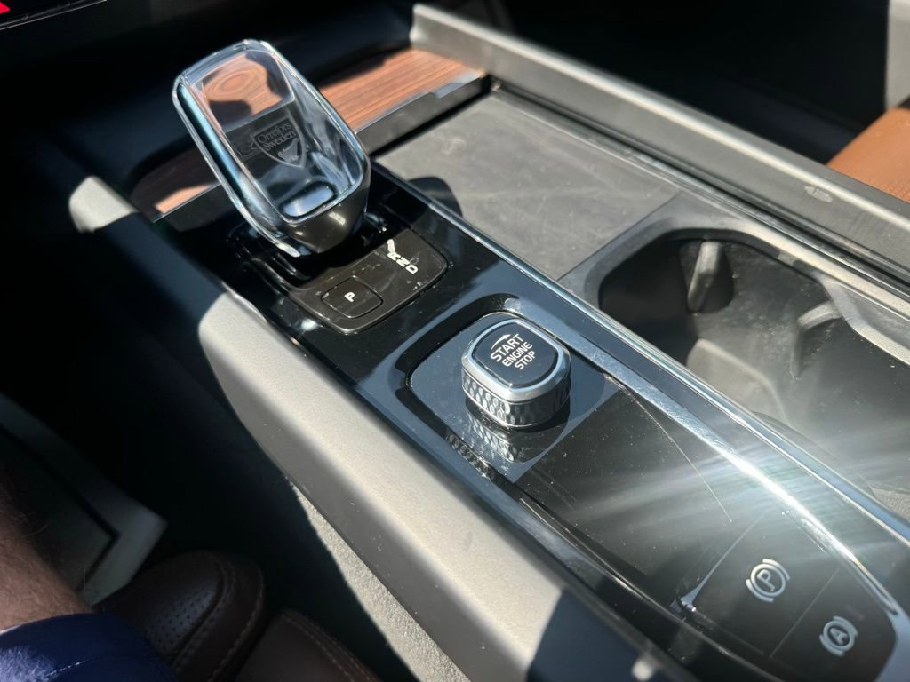 Used 2022 Volvo XC60 B6 Inscription w/ Advanced Package image 22