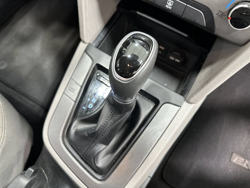 Used 2017 Hyundai Elantra SE FWD image 21