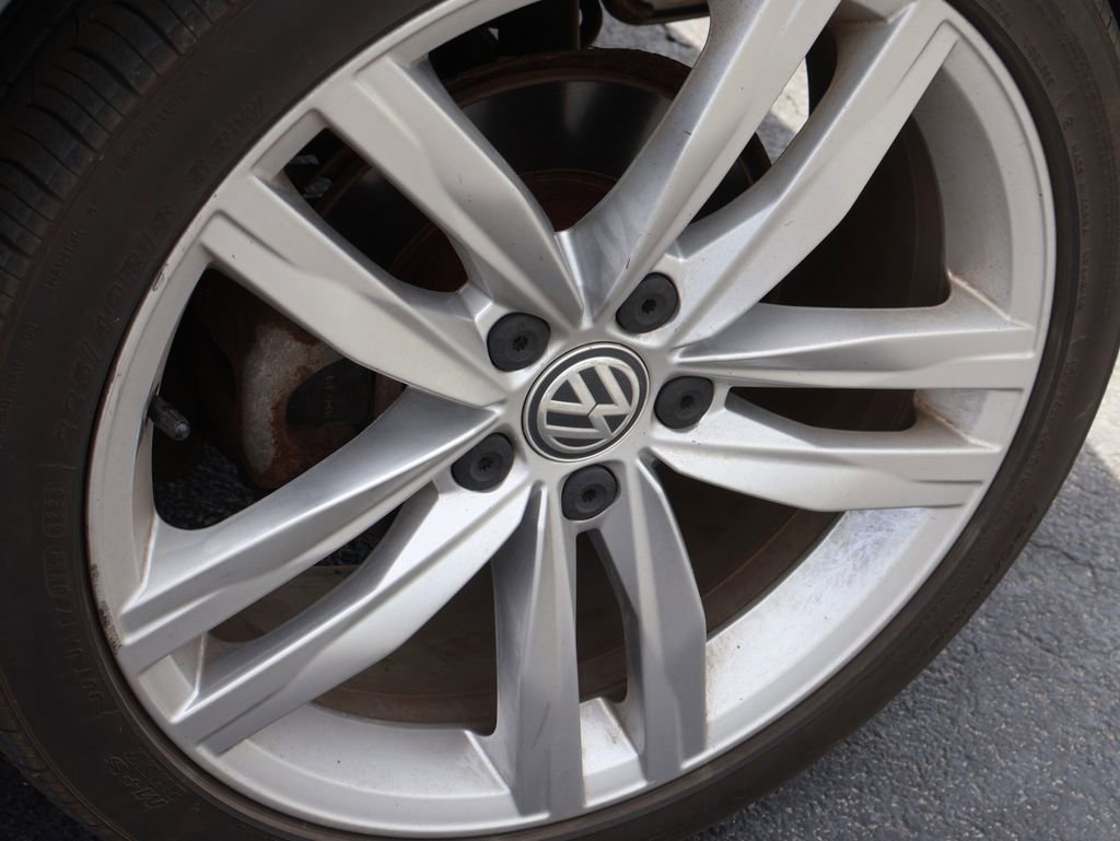 Used 2015 Volkswagen Golf SEL image 24