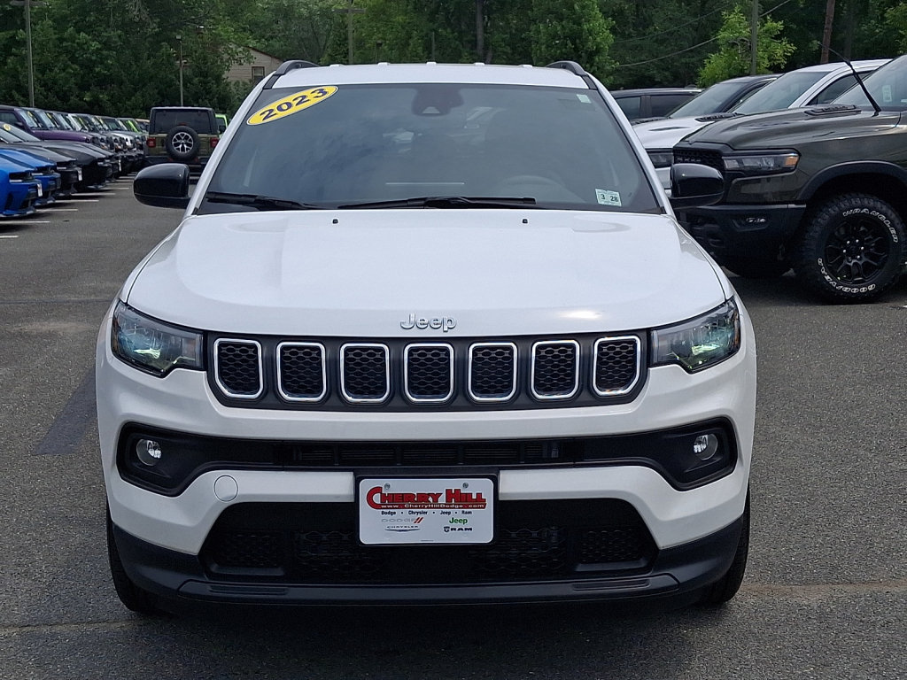 Used 2023 Jeep Compass Latitude AWD/4WD image 8
