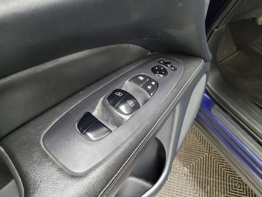 Used 2019 Nissan Pathfinder SV image 27