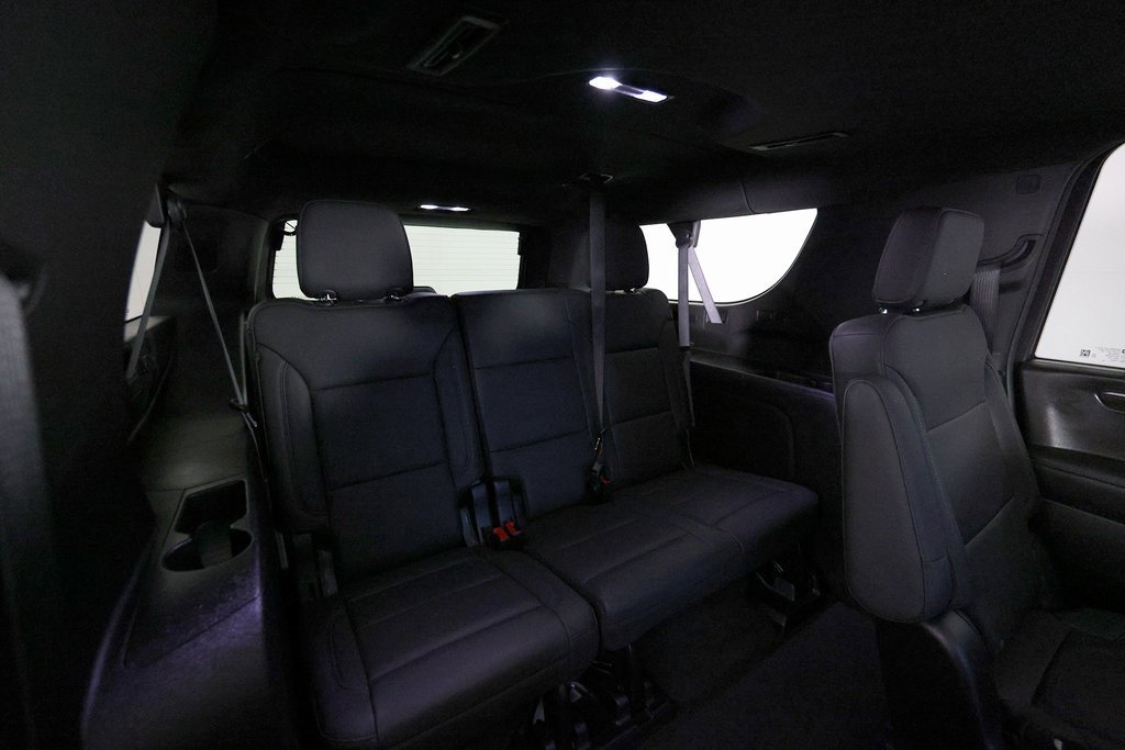 Used 2025 Chevrolet Suburban Z71 w/ Comfort Package image 14