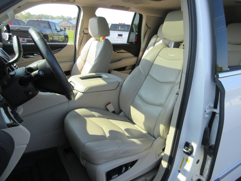 Certified 2020 Cadillac Escalade Premium Luxury AWD/4WD image 23