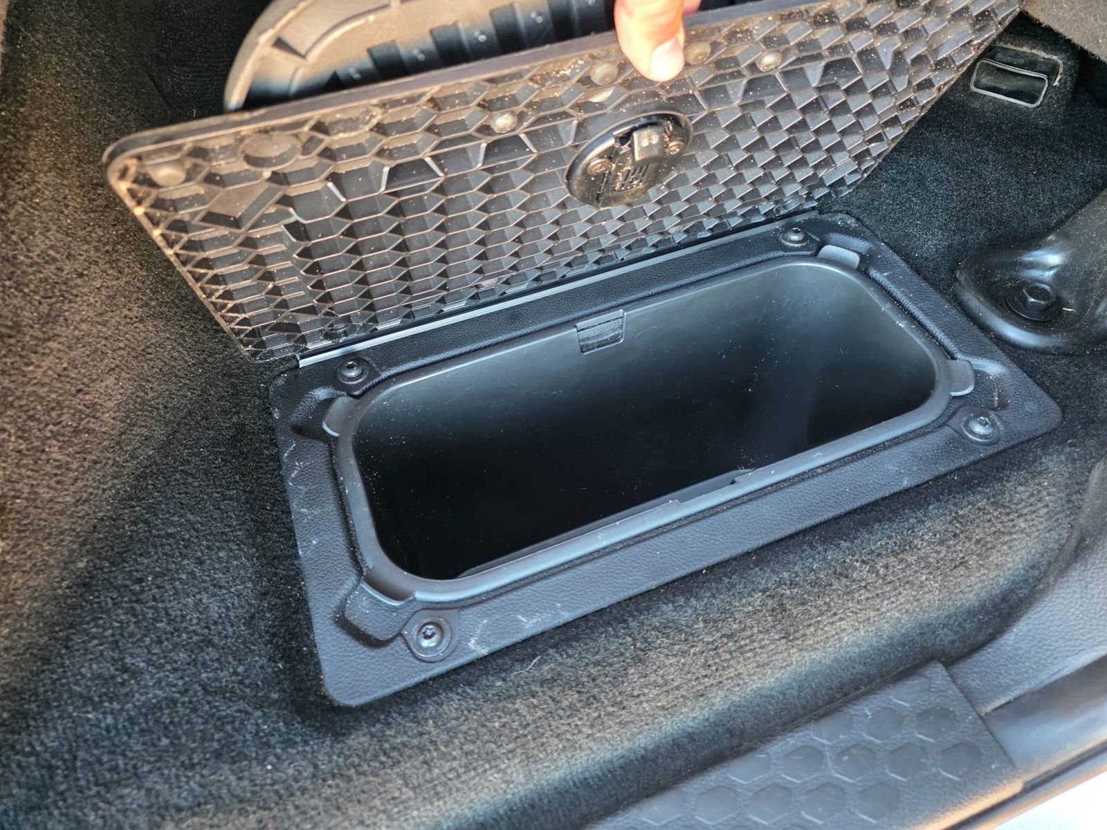 Used 2016 RAM 1500 Laramie w/ Convenience Group image 18