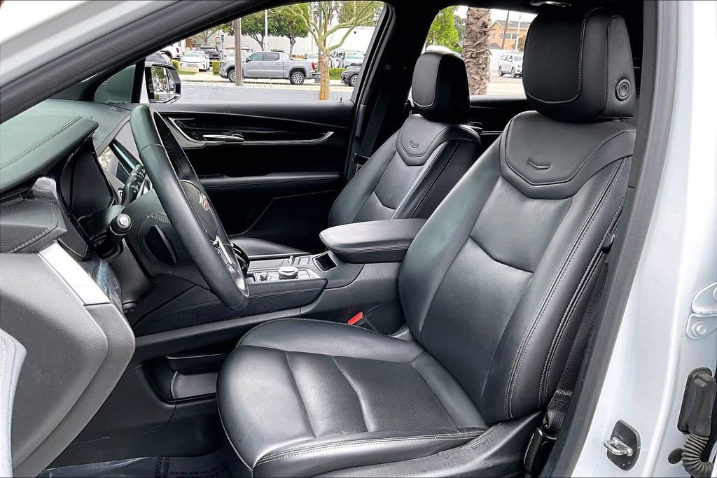 Certified 2024 Cadillac XT5 Premium Luxury FWD image 10
