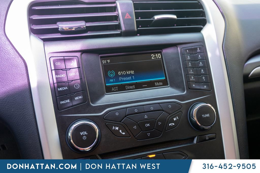 Used 2016 Ford Fusion SE FWD image 9