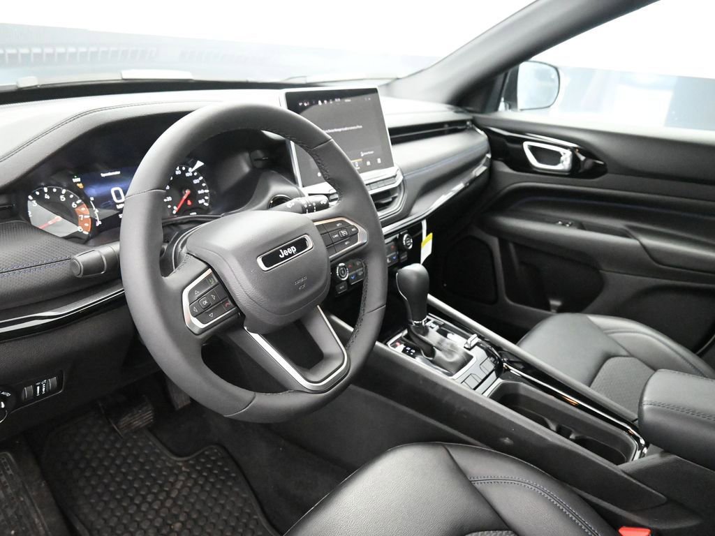New 2026 Jeep Compass Latitude image 14
