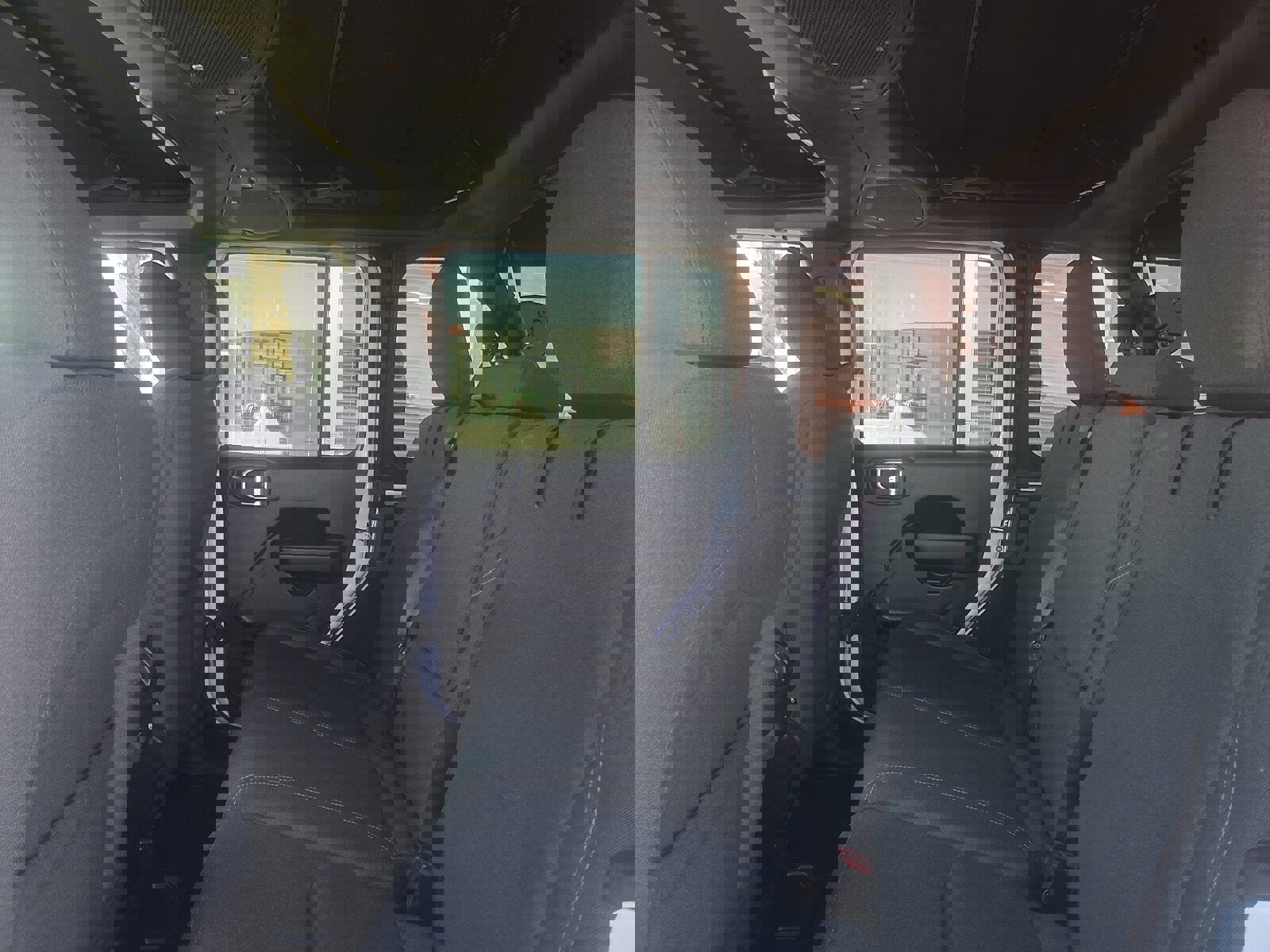 Used 2024 Jeep Wrangler Unlimited image 6