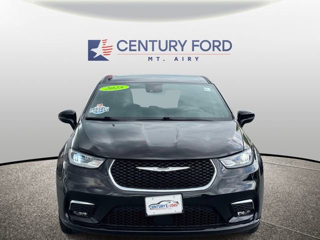 Used 2025 Chrysler Pacifica Select FWD image 6
