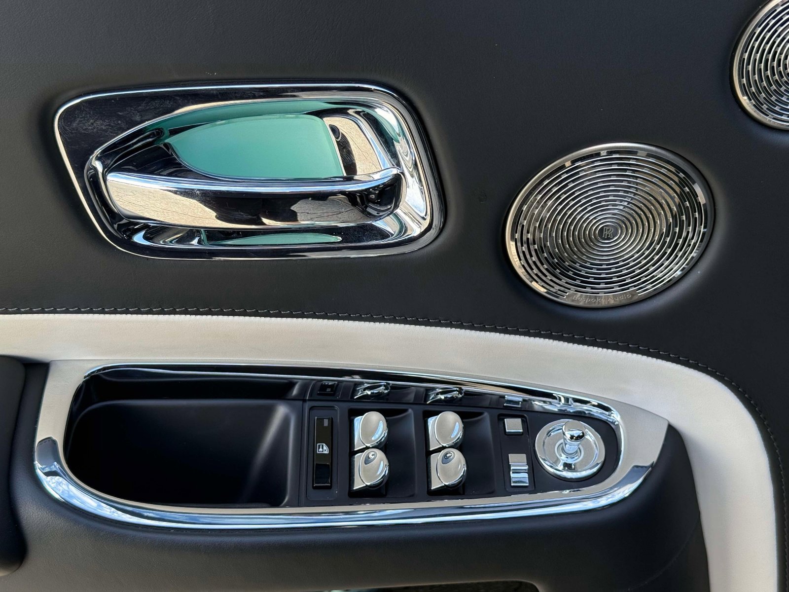 Used 2020 Rolls-Royce Ghost Black Badge image 41