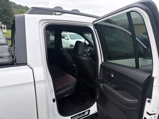 Used 2025 Honda Ridgeline Black Edition image 42