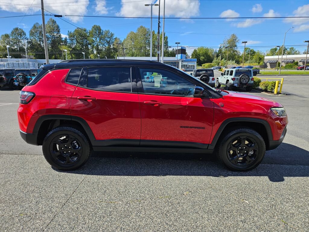 Used 2023 Jeep Compass Trailhawk w/ Trailhawk Elite Group AWD/4WD image 6