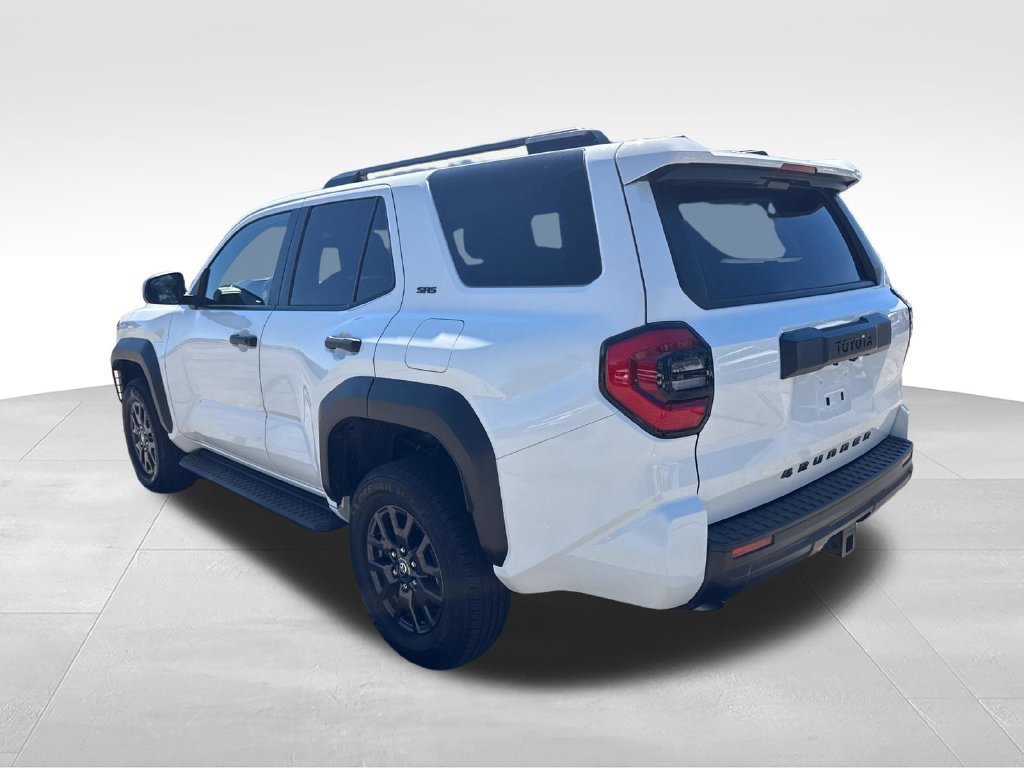 Used 2025 Toyota 4Runner SR5 AWD/4WD image 7