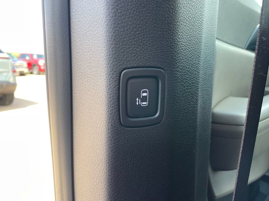 Used 2026 Kia Carnival LXS FWD image 48