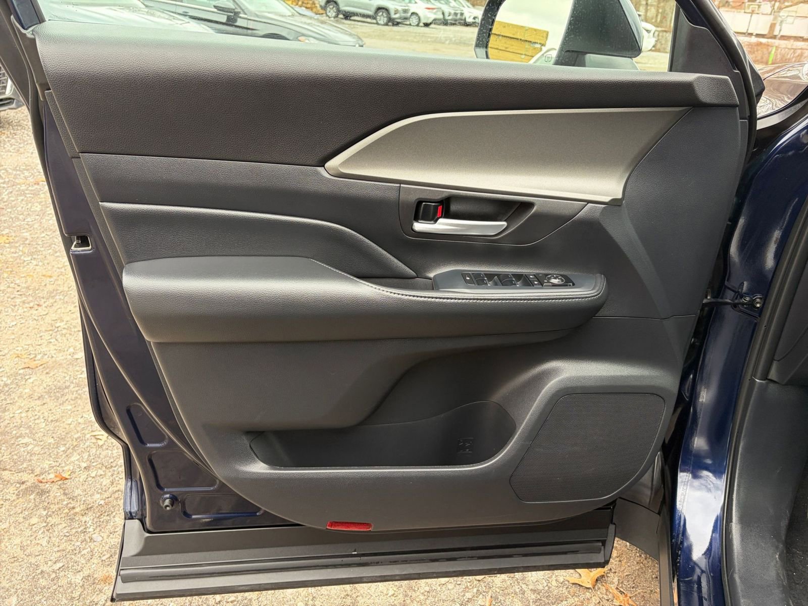 Used 2025 Toyota Grand Highlander FWD image 20