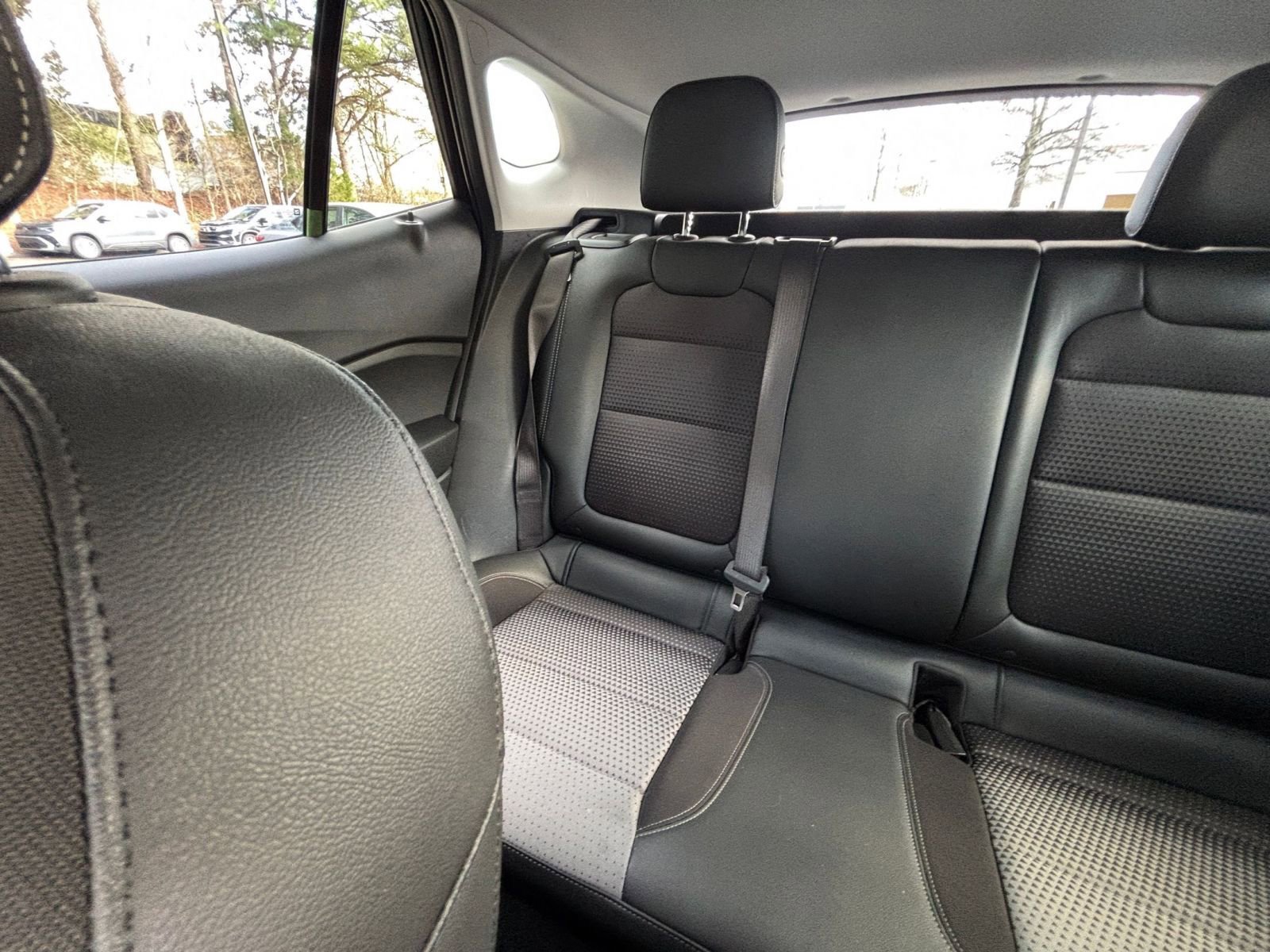 Used 2025 Chevrolet Trax LT image 40