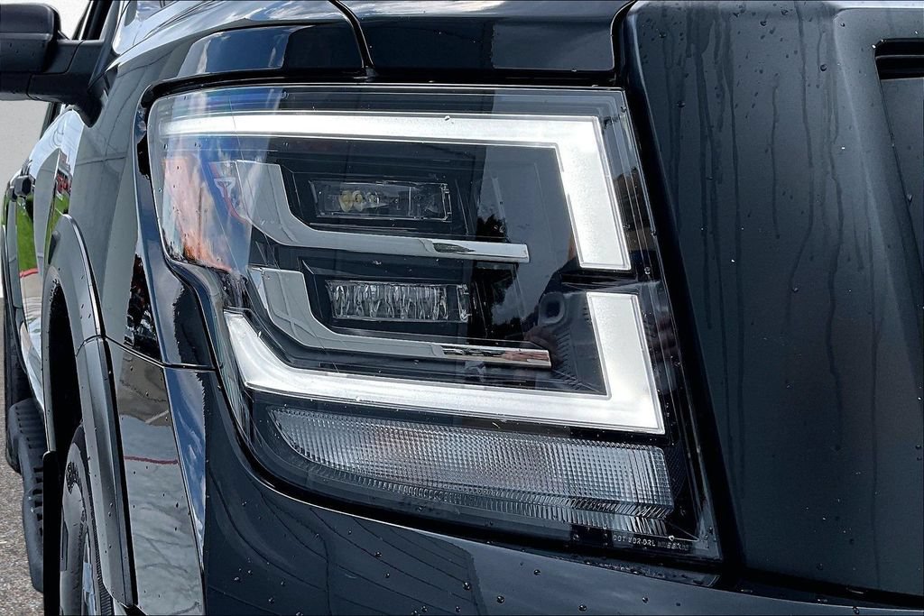 Used 2024 Nissan Titan PRO-4X w/ Pro-4x Convenience Package AWD/4WD image 34