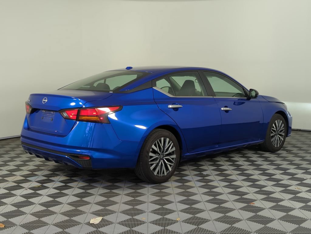 Used 2025 Nissan Altima 2.5 SV image 5