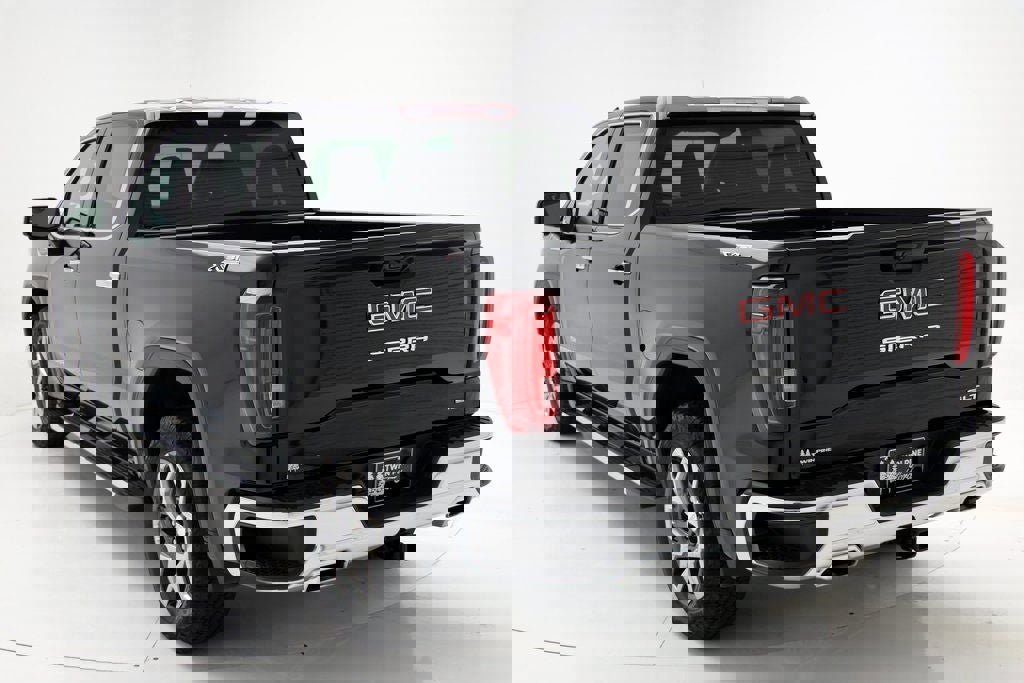 Used 2023 GMC Sierra 1500 SLT w/ X31 Off-Road Package image 6