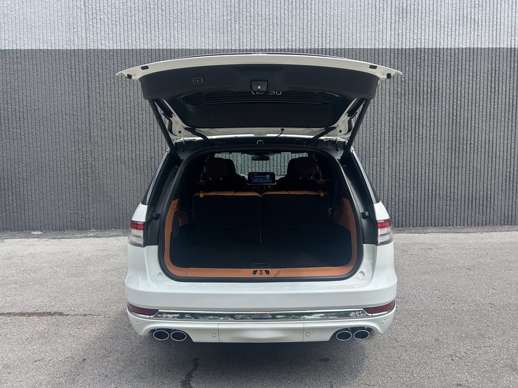 New 2026 Lincoln Aviator Black Label w/ Dynamic Handling Package AWD/4WD image 18