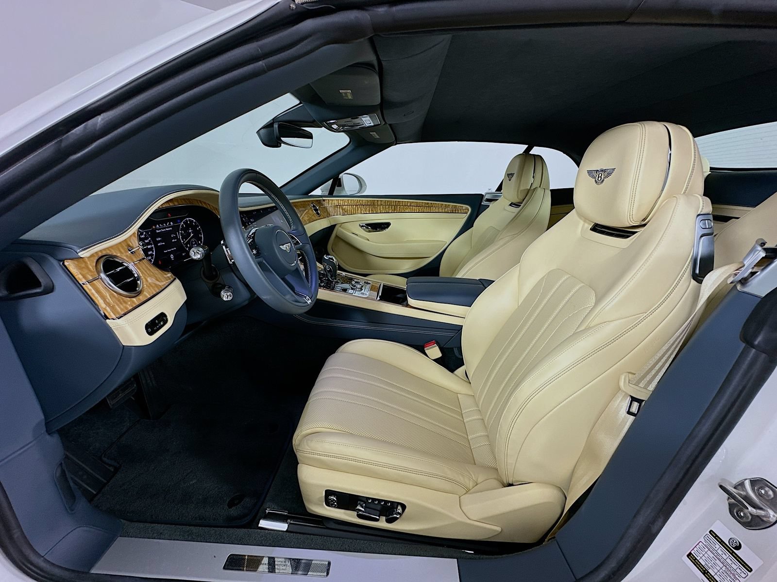 Used 2020 Bentley Continental GT AWD/4WD image 34