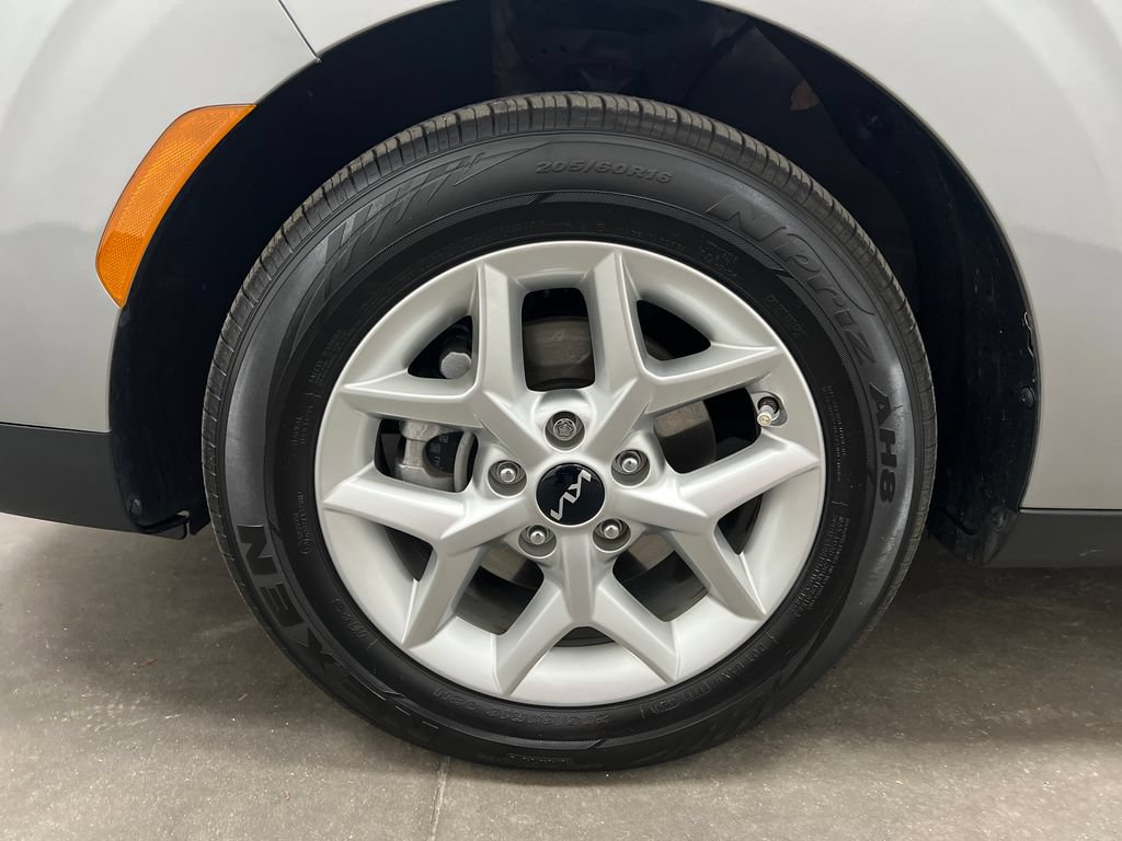 Used 2022 Kia Soul S FWD image 28