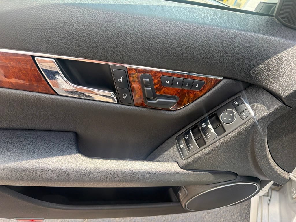 Used 2011 Mercedes-Benz C 300 4MATIC Sedan image 20