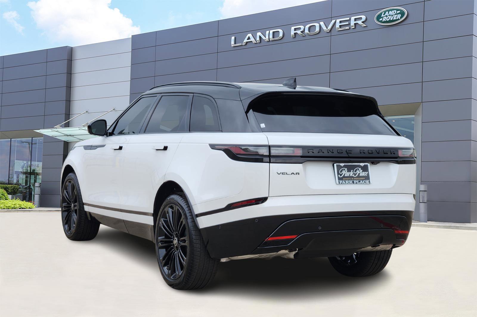 New 2026 Land Rover Range Rover Velar Dynamic SE image 4
