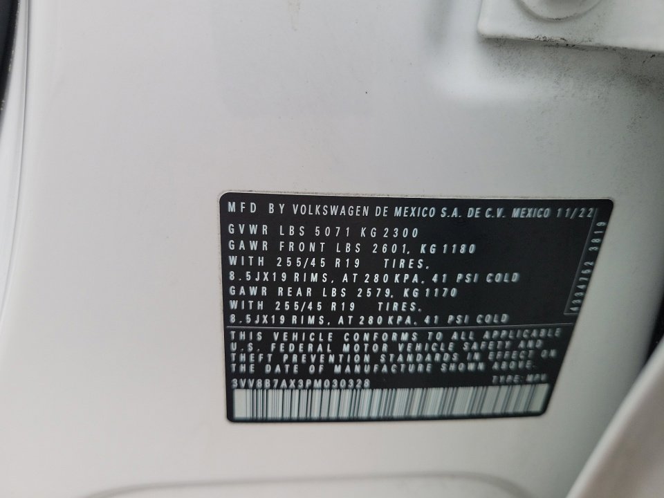 Certified 2023 Volkswagen Tiguan SE R-Line image 38