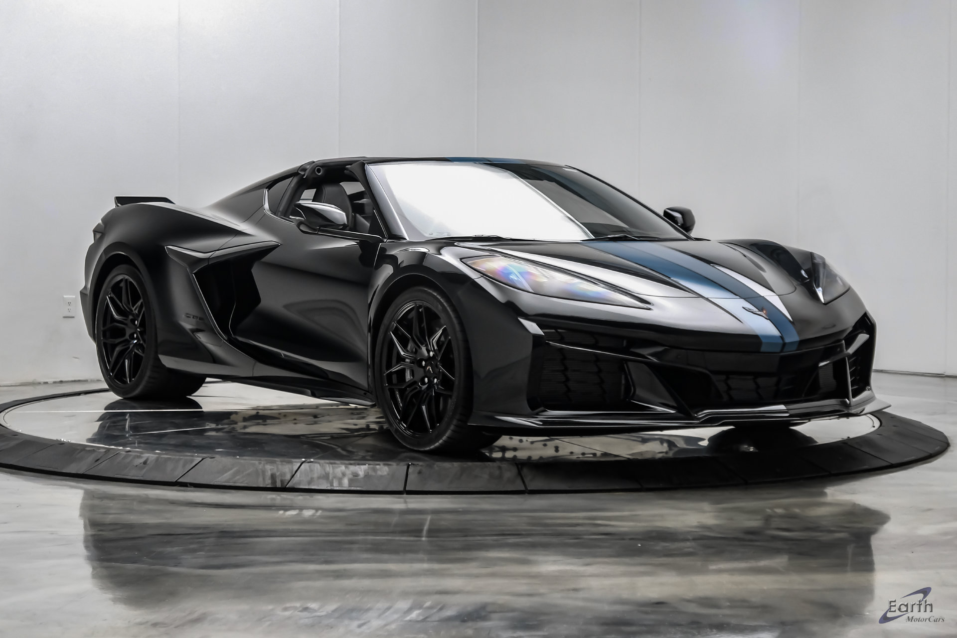 Used 2023 Chevrolet Corvette Z06 w/ Stealth Interior Trim Package RWD image 31