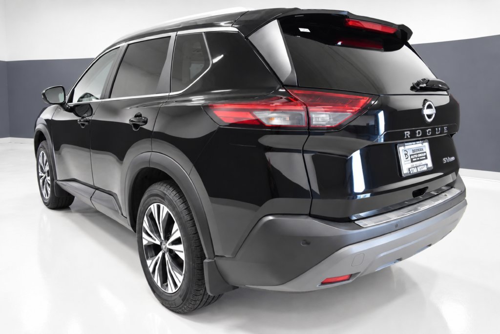 Certified 2023 Nissan Rogue SV w/ SV Premium Package AWD/4WD image 3