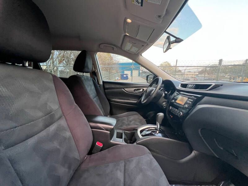 Used 2016 Nissan Rogue S image 14