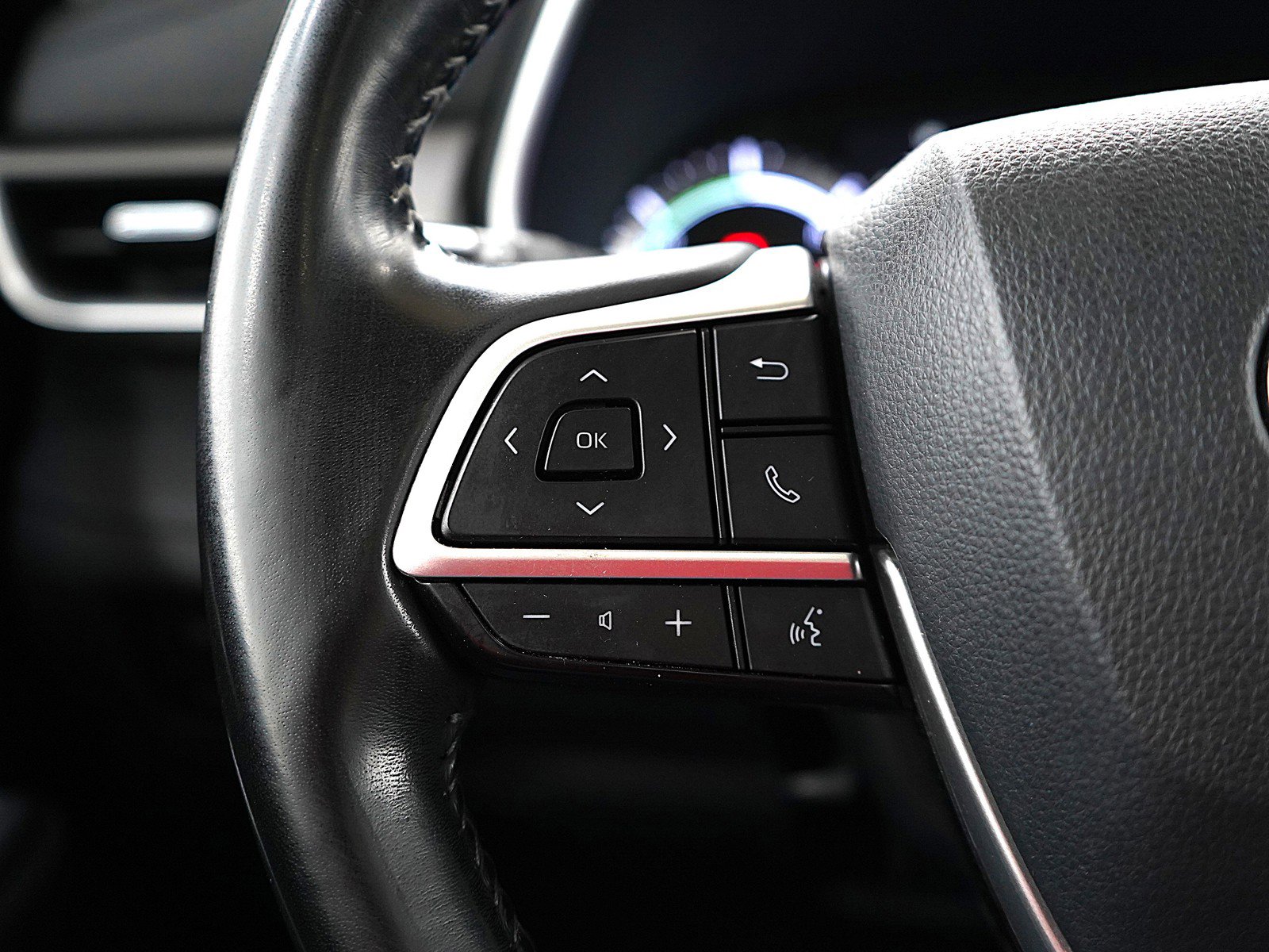 Used 2022 Toyota Highlander XLE image 29