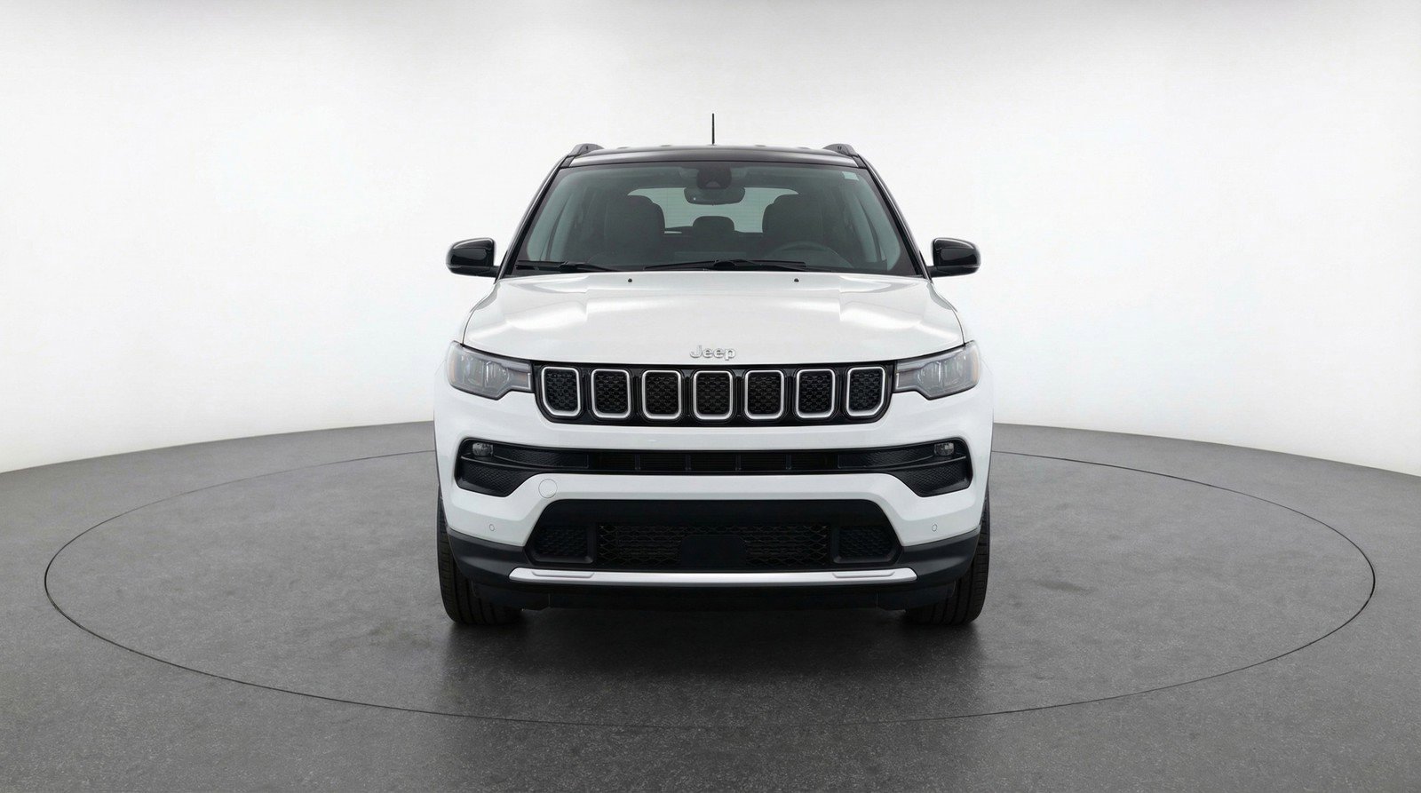 Used 2025 Jeep Compass Limited AWD/4WD image 2