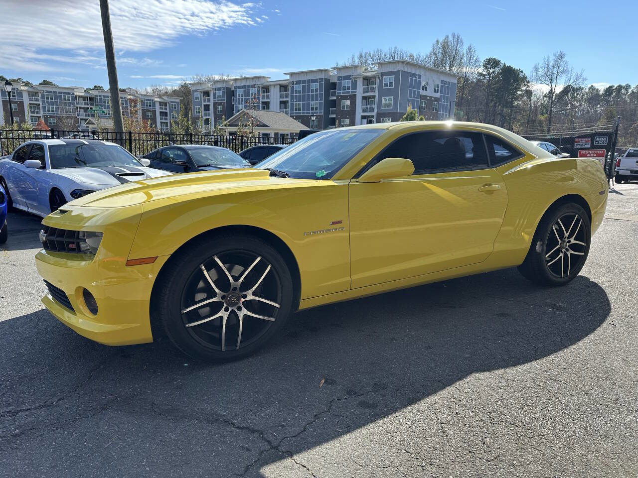 Used 2011 Chevrolet Camaro SS image 3
