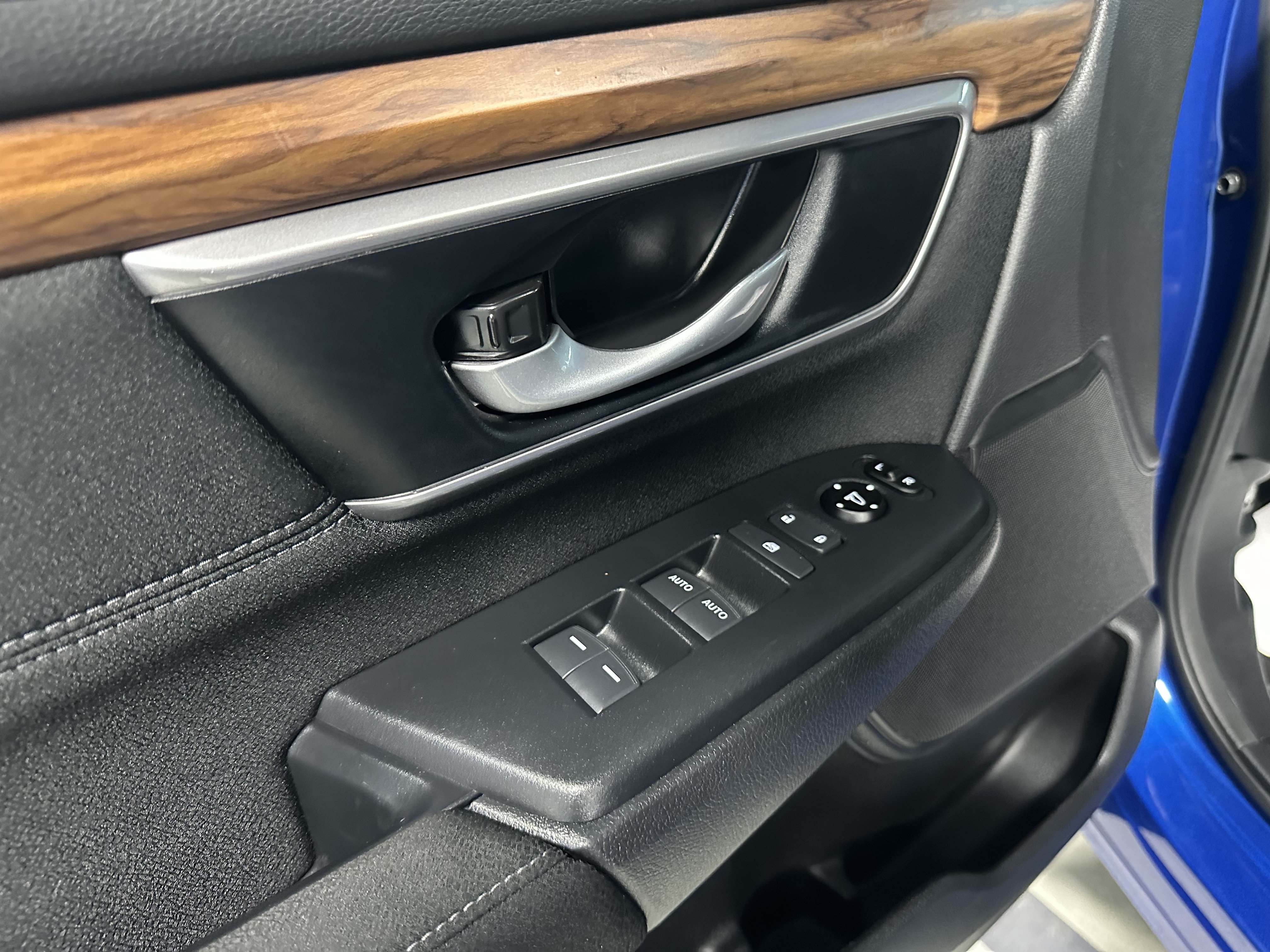Used 2020 Honda CR-V EX image 19