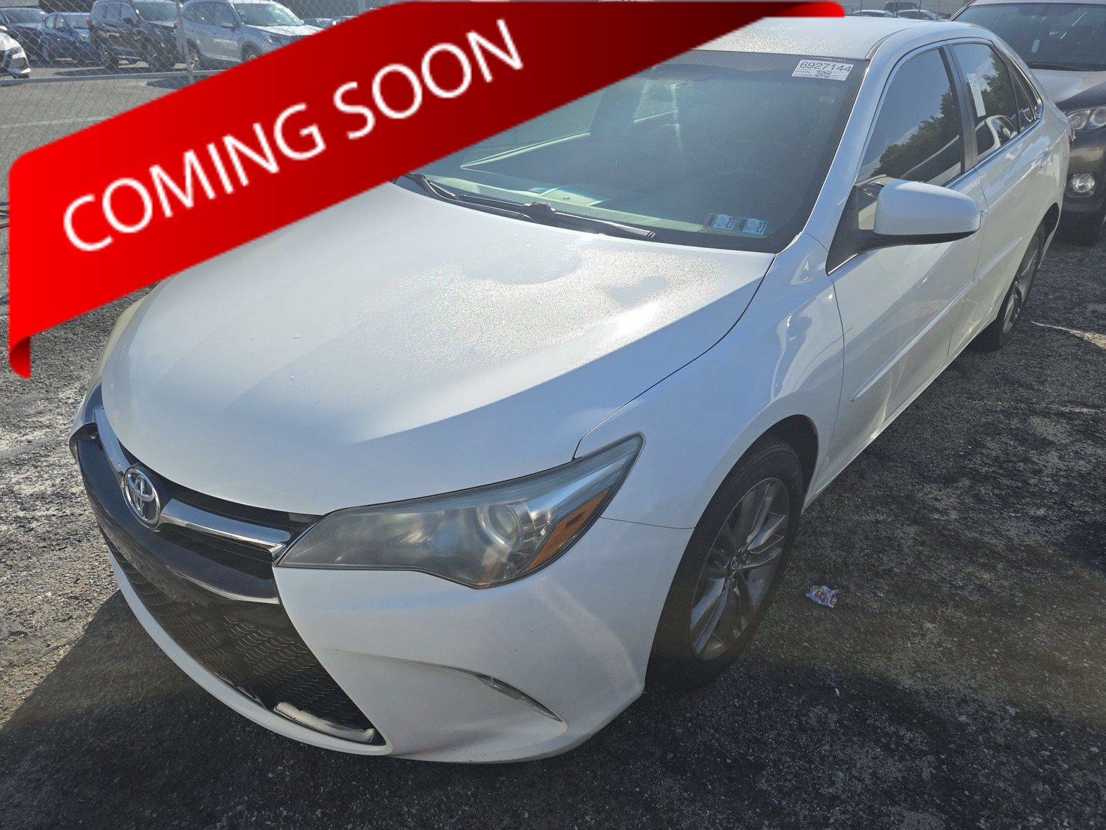 Used 2017 Toyota Camry SE FWD image 1