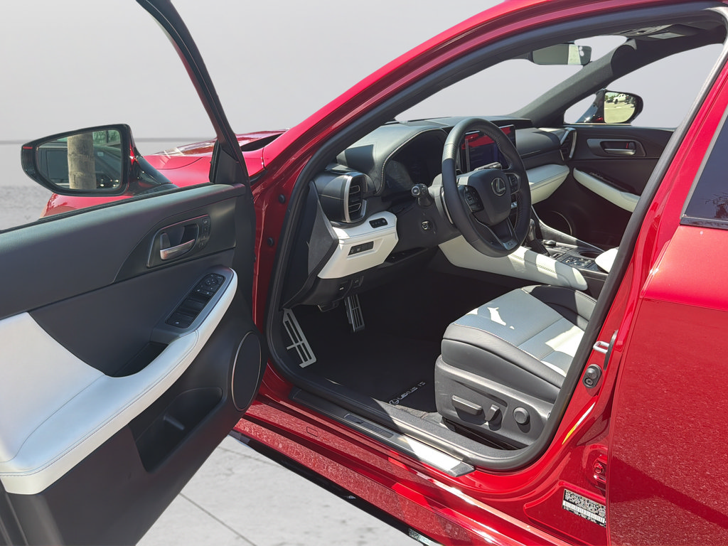 Used 2026 Lexus IS 350 F Sport w/ Technology Package RWD image 17