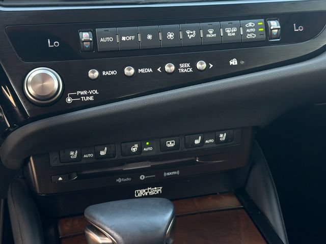 Used 2022 Lexus ES 300h Ultra Luxury w/ Accessory Package 2 FWD image 25