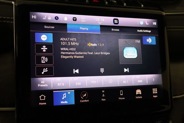 Used 2023 Jeep Grand Cherokee Limited w/ Black Appearance Package image 29