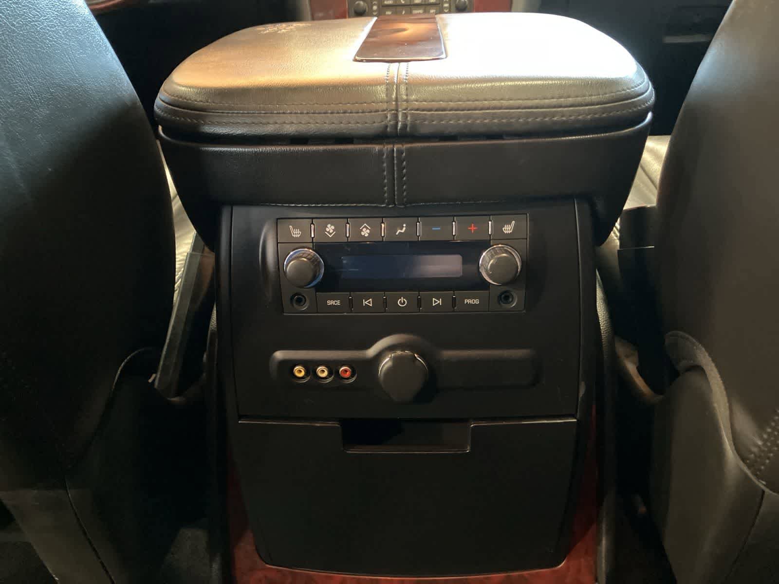 Used 2010 Cadillac Escalade Luxury image 27
