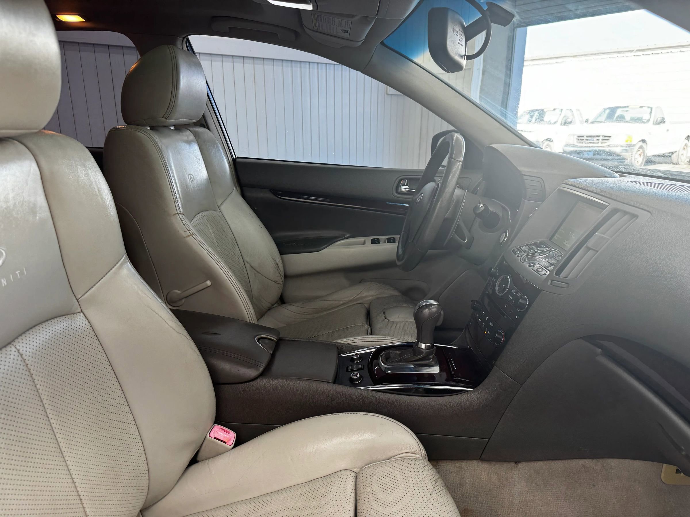 Used 2011 INFINITI G37 x Sedan w/ Premium Pkg image 21