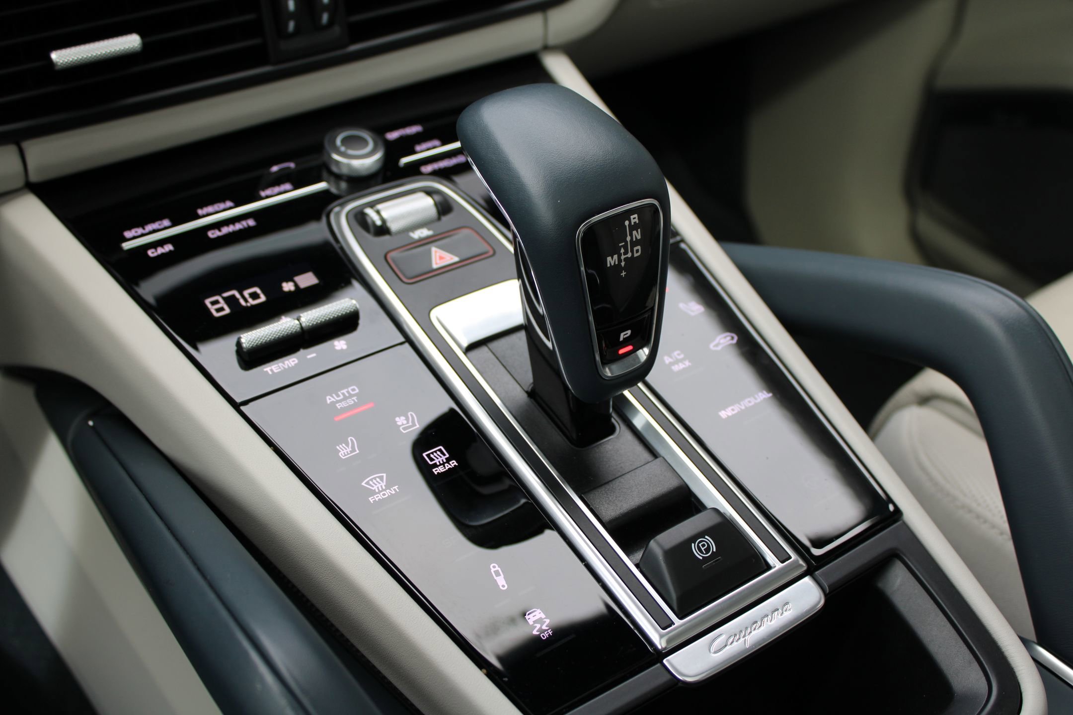 Used 2023 Porsche Cayenne Turbo S image 20