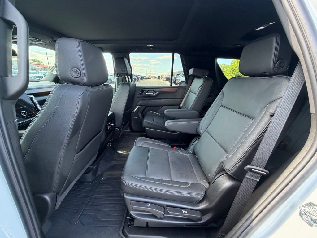 Used 2026 GMC Yukon Denali w/ Sun & Power Step Package AWD/4WD image 4