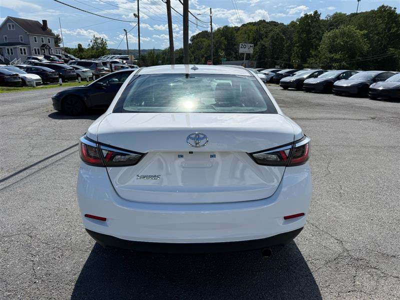 Used 2020 Toyota Yaris L FWD image 4