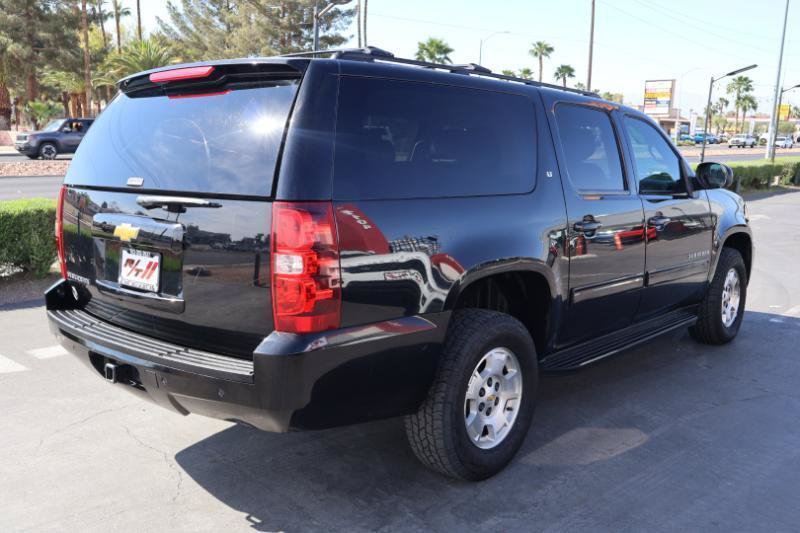 Used 2014 Chevrolet Suburban LT AWD/4WD image 7