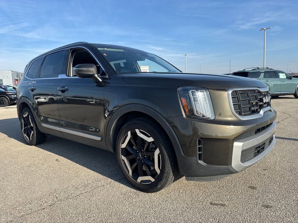 Used 2023 Kia Telluride S w/ S Sunroof Package image 8