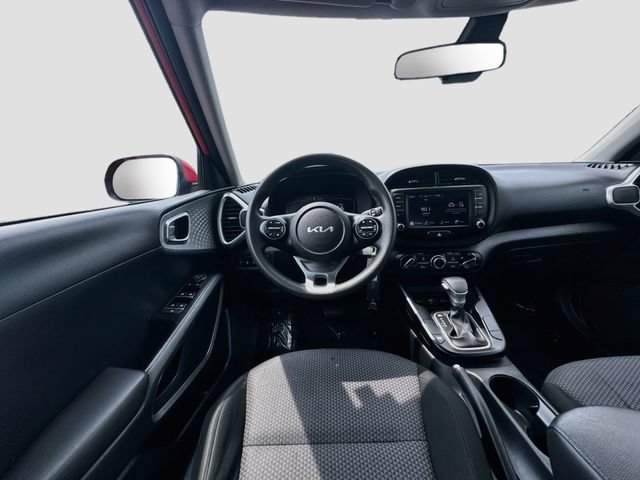 Used 2023 Kia Soul LX w/ LX Technology Package FWD image 25