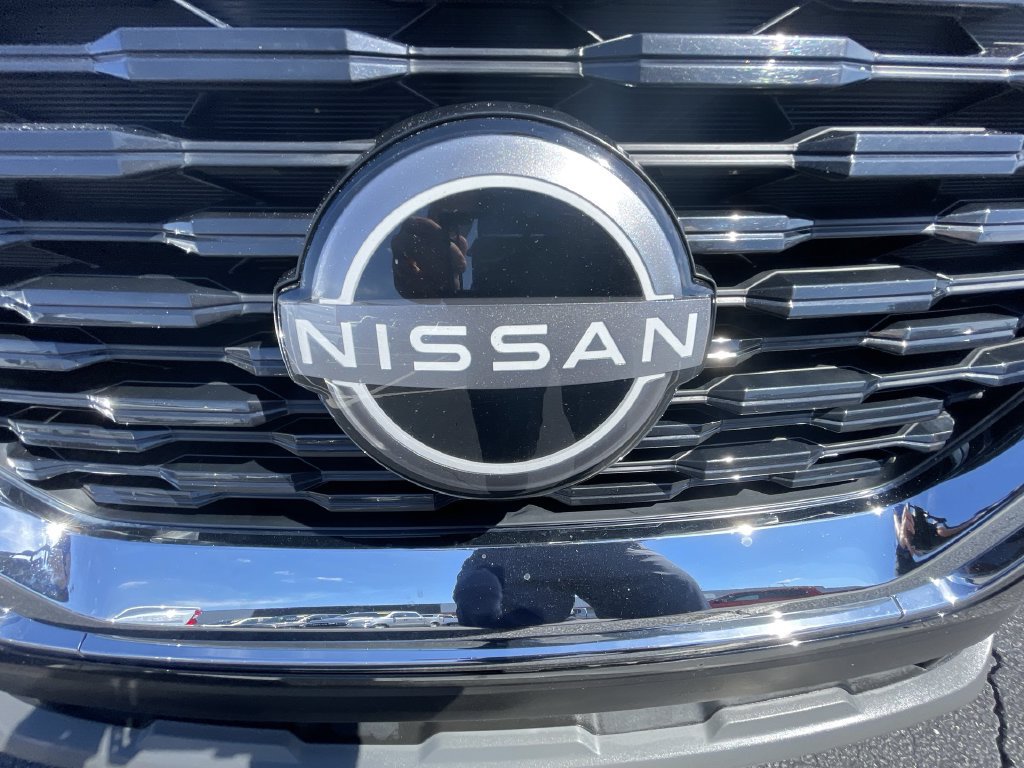 Used 2023 Nissan Rogue SV w/ SV Premium B Package FWD image 32
